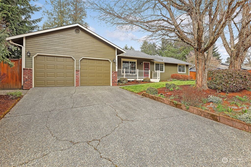 Photo of 7614 NE 195th Street, Kenmore, WA 98028 (MLS # 2207982)