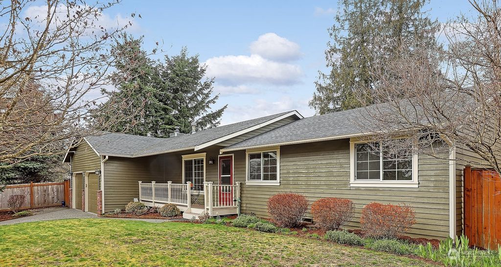 Photo of 7614 NE 195th Street, Kenmore, WA 98028 (MLS # 2207982)