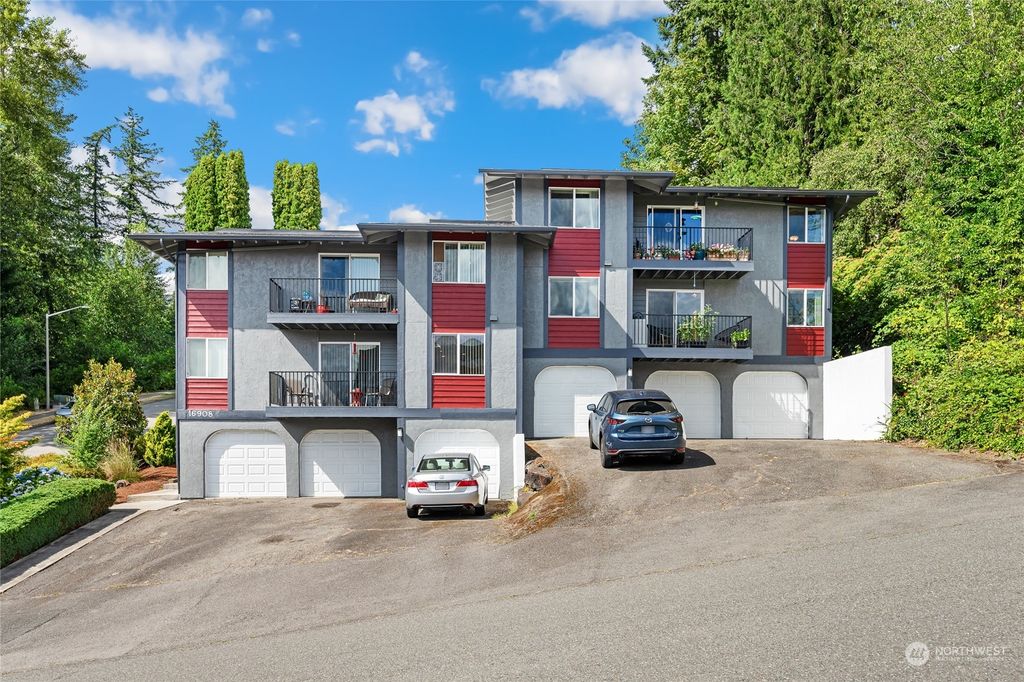 Photo of 16908 NE 82nd Street, Redmond, WA 98052 (MLS # 2271388)