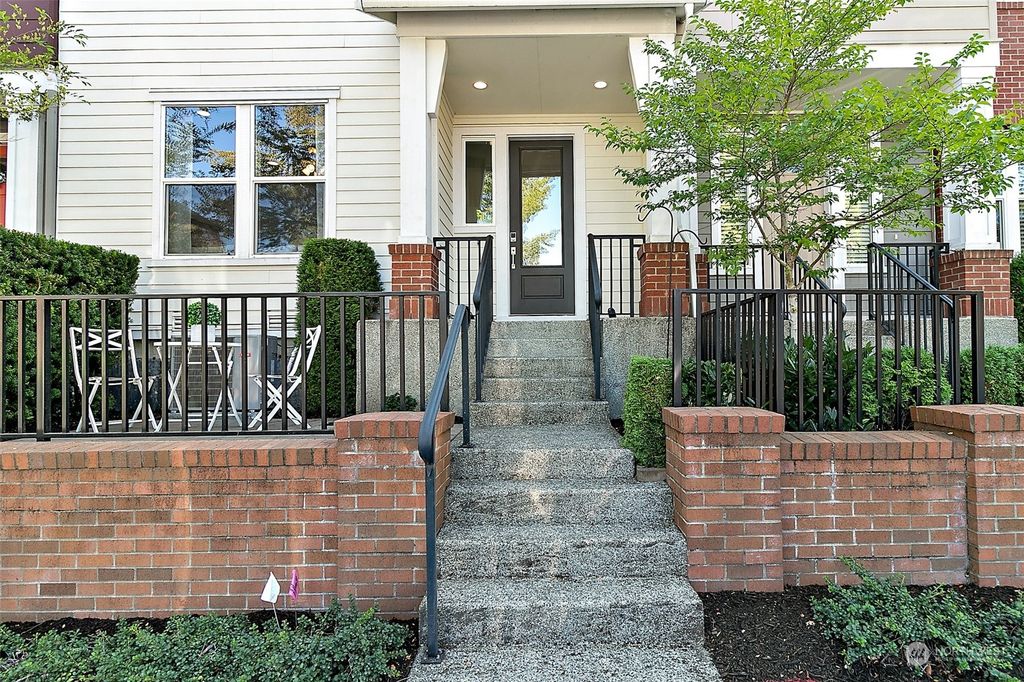 Photo of 1257 NE Park Drive #46, Issaquah, WA 98029 (MLS # 1994275)