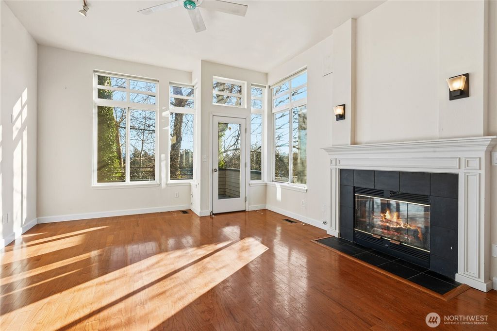 Photo of 314 25th Avenue E, Seattle, WA 98112 (MLS # 2479260)