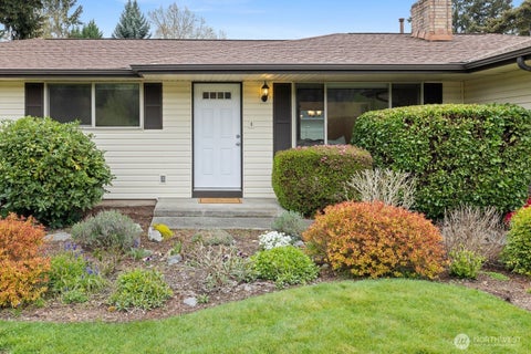 Photo of 1127 12th Avenue SE, Puyallup, WA 98372 (MLS # 2530143)
