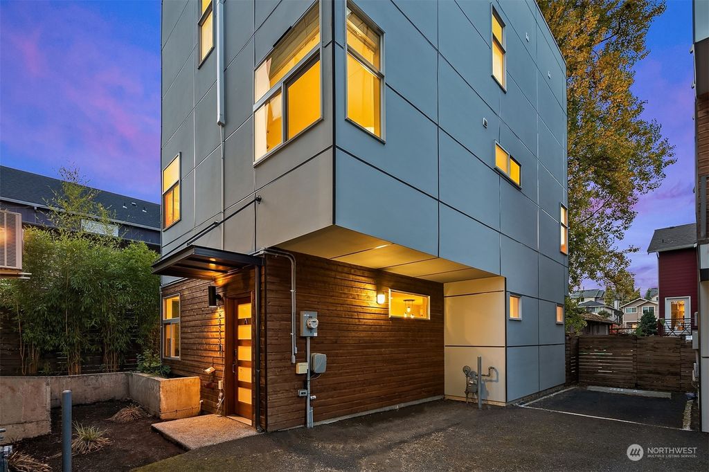 Photo of 2838 A SW Genesee Street, Seattle, WA 98126 (MLS # 2019904)