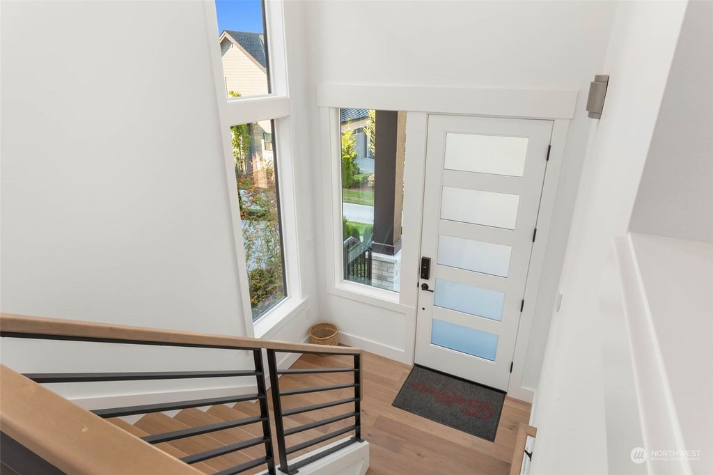 Photo of 16423 73rd Place NE, Kenmore, WA 98028 (MLS # 2143331)