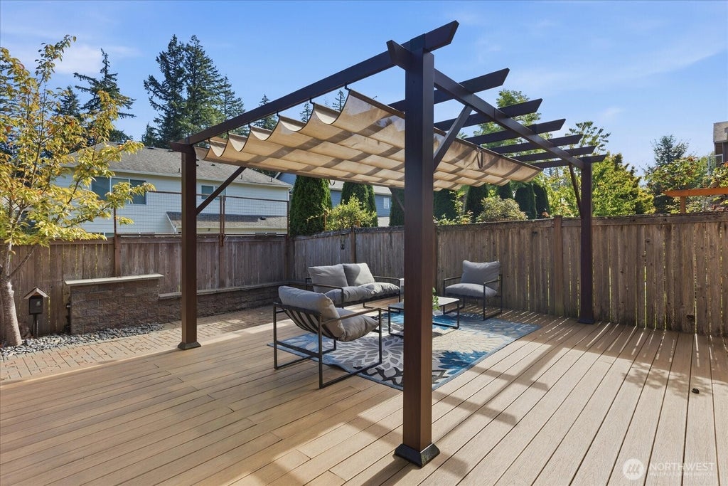 Photo of 10710 242nd Place NE, Redmond, WA 98053 (MLS # 2588528)