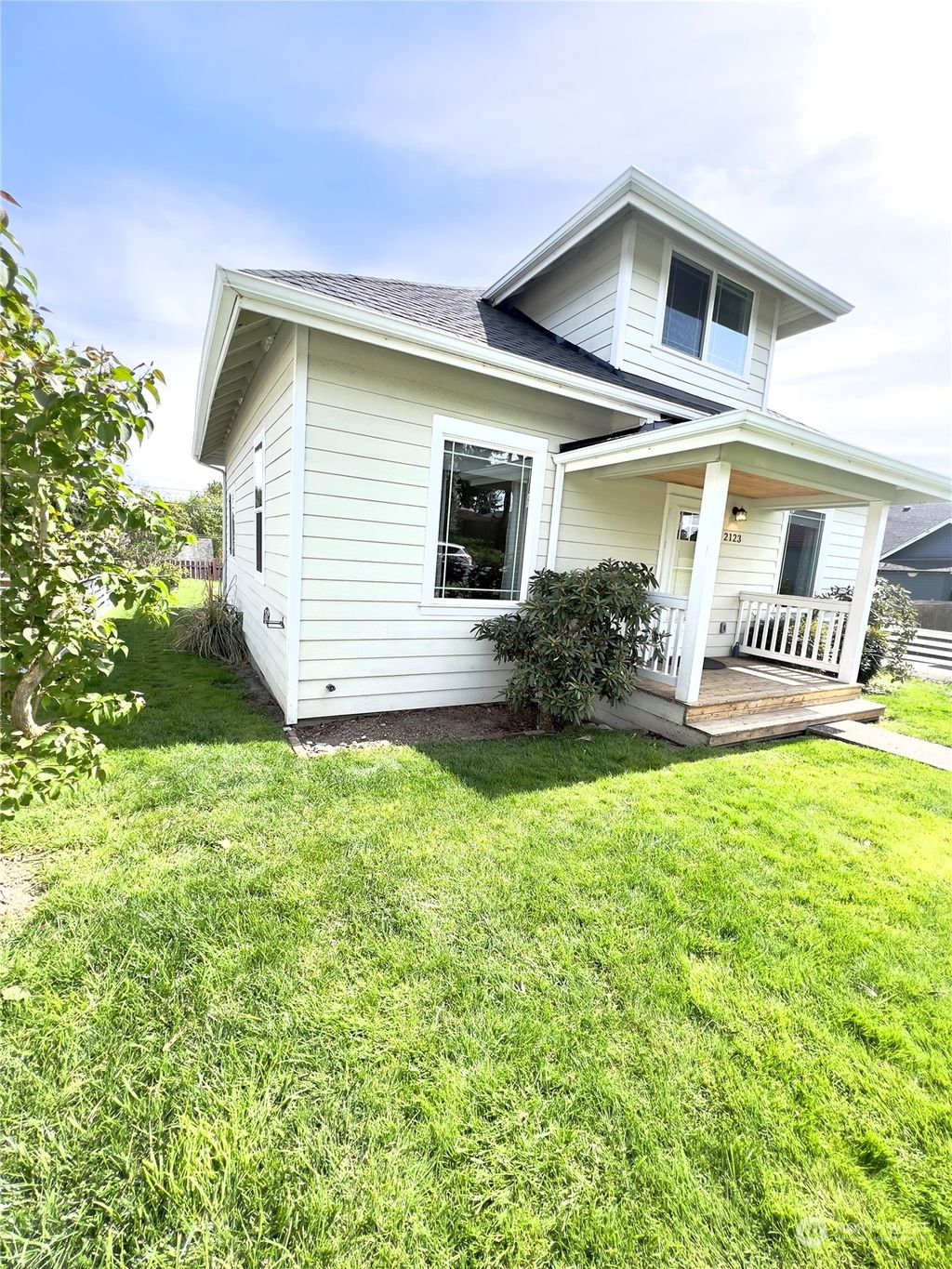 Photo of 2123 Cleveland Avenue, Everett, WA 98201 (MLS # 2227271)