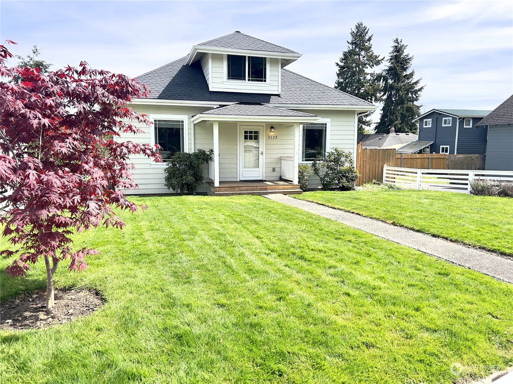 Photo of 2123 Cleveland Avenue, Everett, WA 98201 (MLS # 2227271)