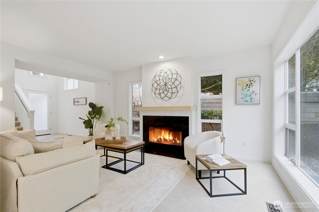 Photo of 11229 NE 106th Place, Kirkland, WA 98033 (MLS # 2505028)