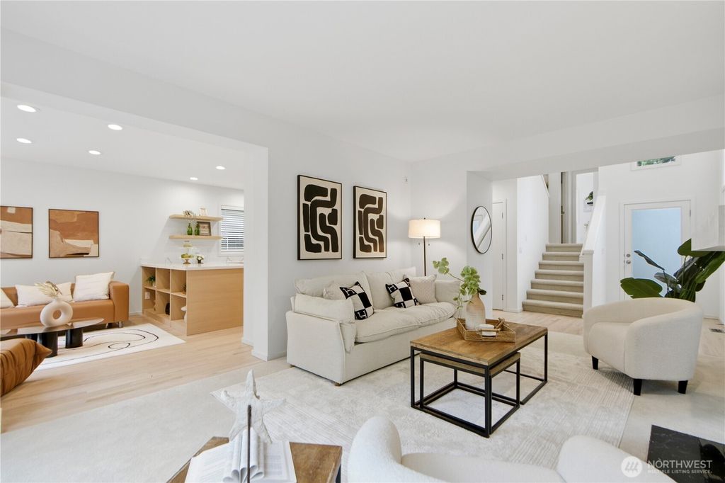 Photo of 11229 NE 106th Place, Kirkland, WA 98033 (MLS # 2505028)