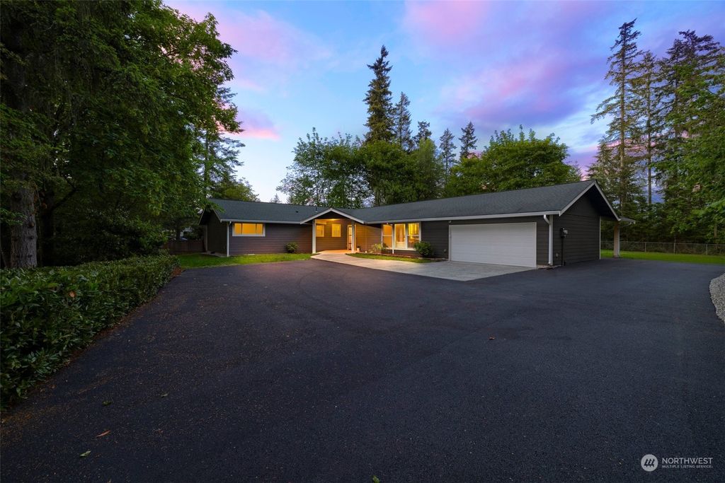 Photo of 27320 154th Avenue SE, Kent, WA 98042 (MLS # 2244799)