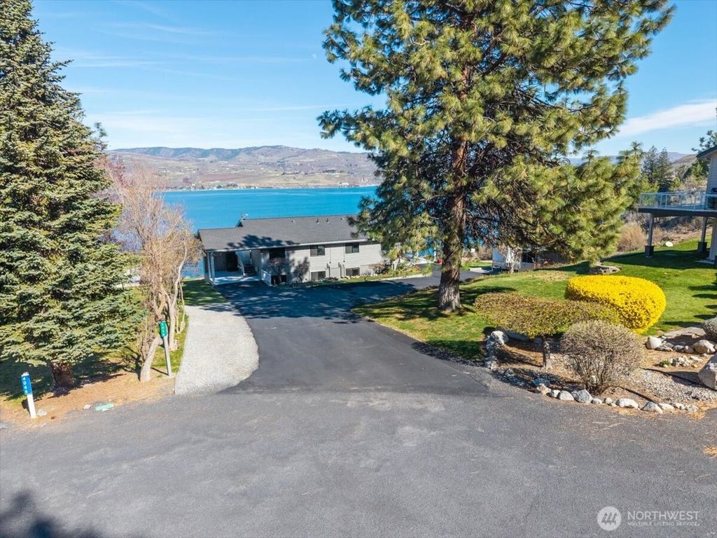 Photo of 4056 Lakeveiw Place #1-A, Chelan, WA 98816 (MLS # 2499551)