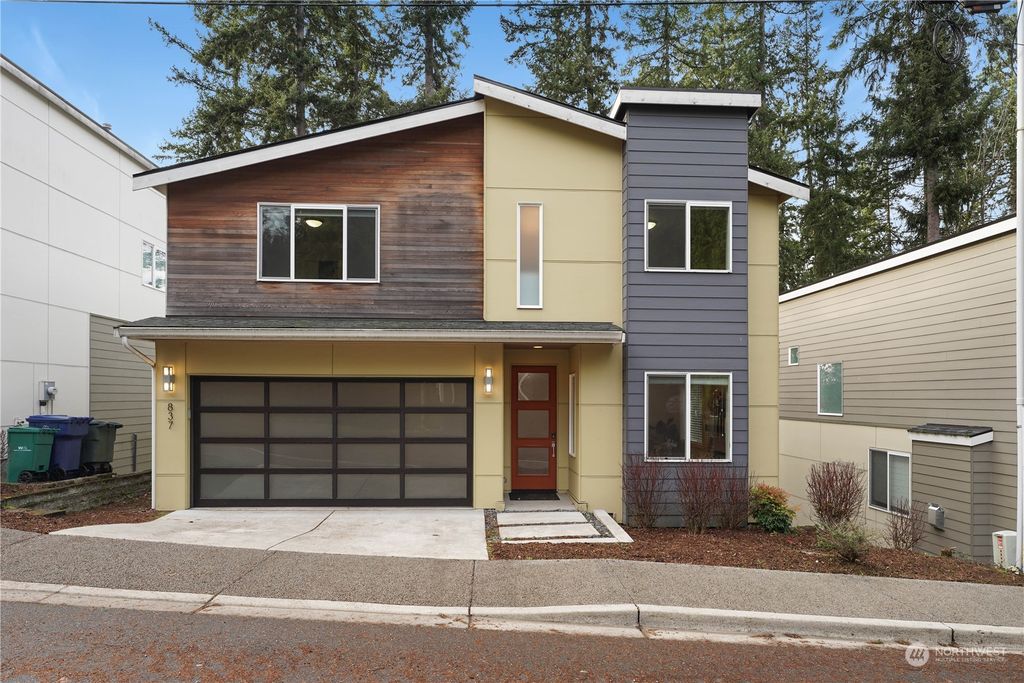 Photo of 837 206th AVE Ave NE, Sammamish, WA 98074 (MLS # 2188307)