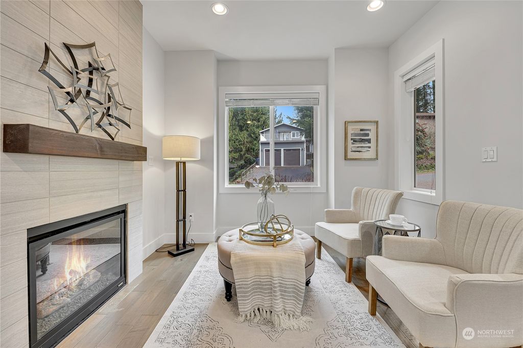 Photo of 837 206th AVE Ave NE, Sammamish, WA 98074 (MLS # 2188307)