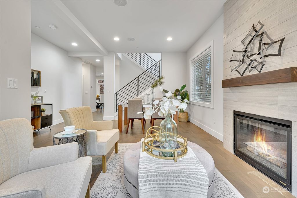 Photo of 837 206th AVE Ave NE, Sammamish, WA 98074 (MLS # 2188307)