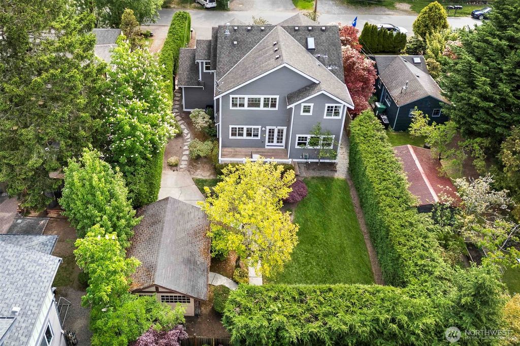 Photo of 11011 Phinney Avenue N, Seattle, WA 98133 (MLS # 2375147)