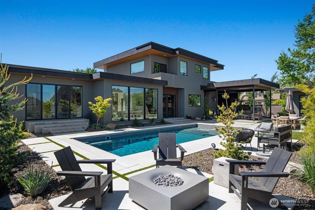 Photo of 522 Melissa Street St, Richland, WA 99352 (MLS # 2479935)