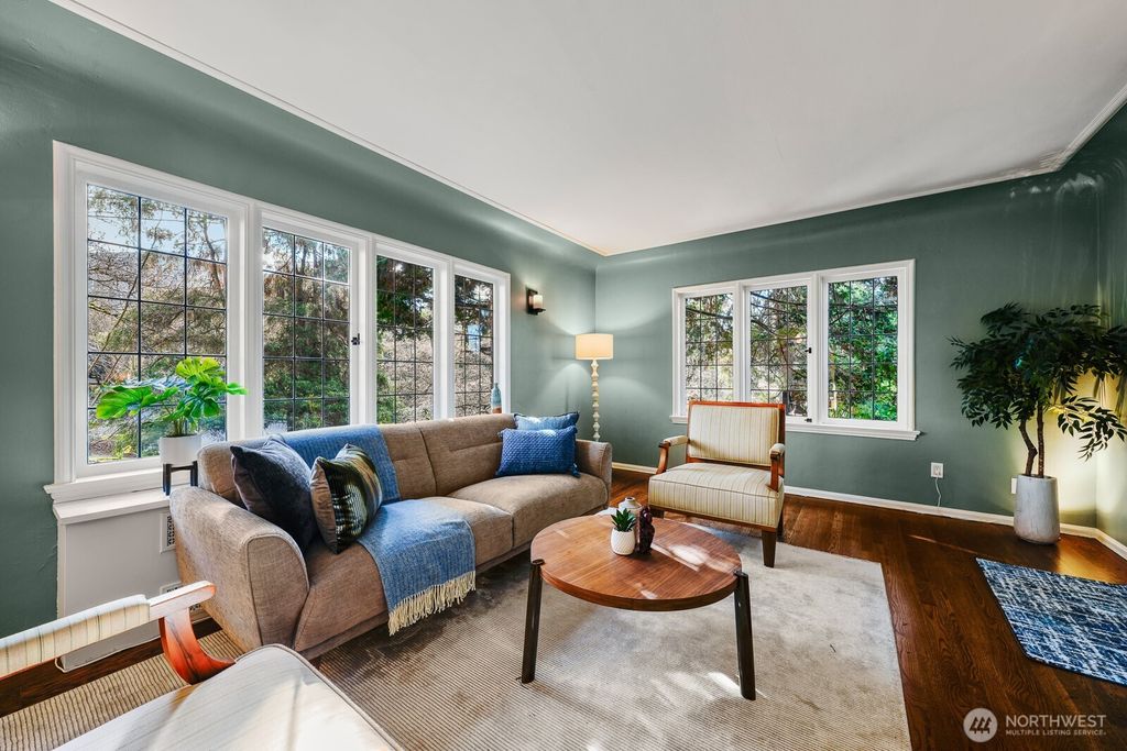 Photo of 750 Belmont Avenue E #5, Seattle, WA 98102 (MLS # 2482264)