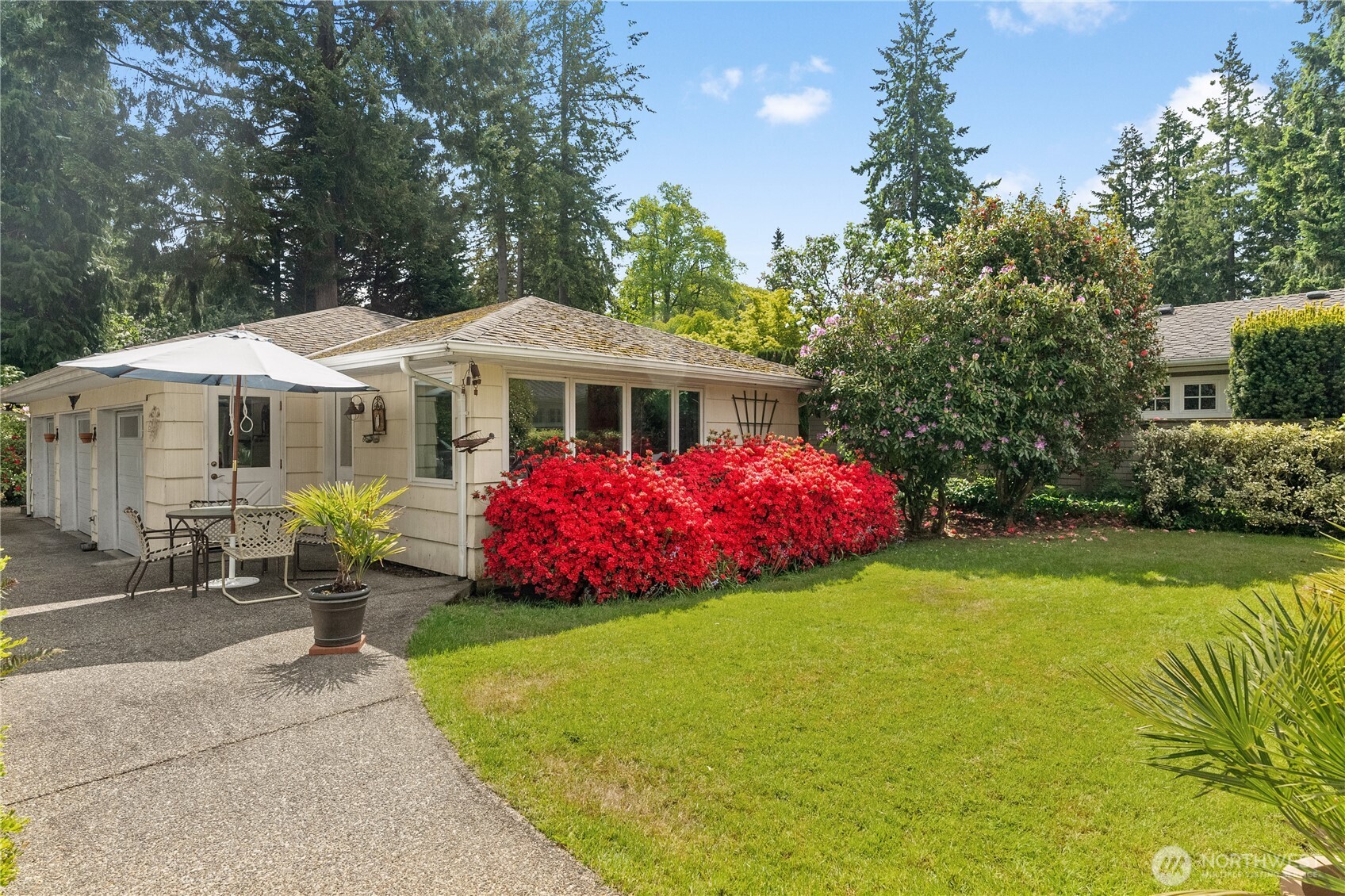 16 Loch Lane SW