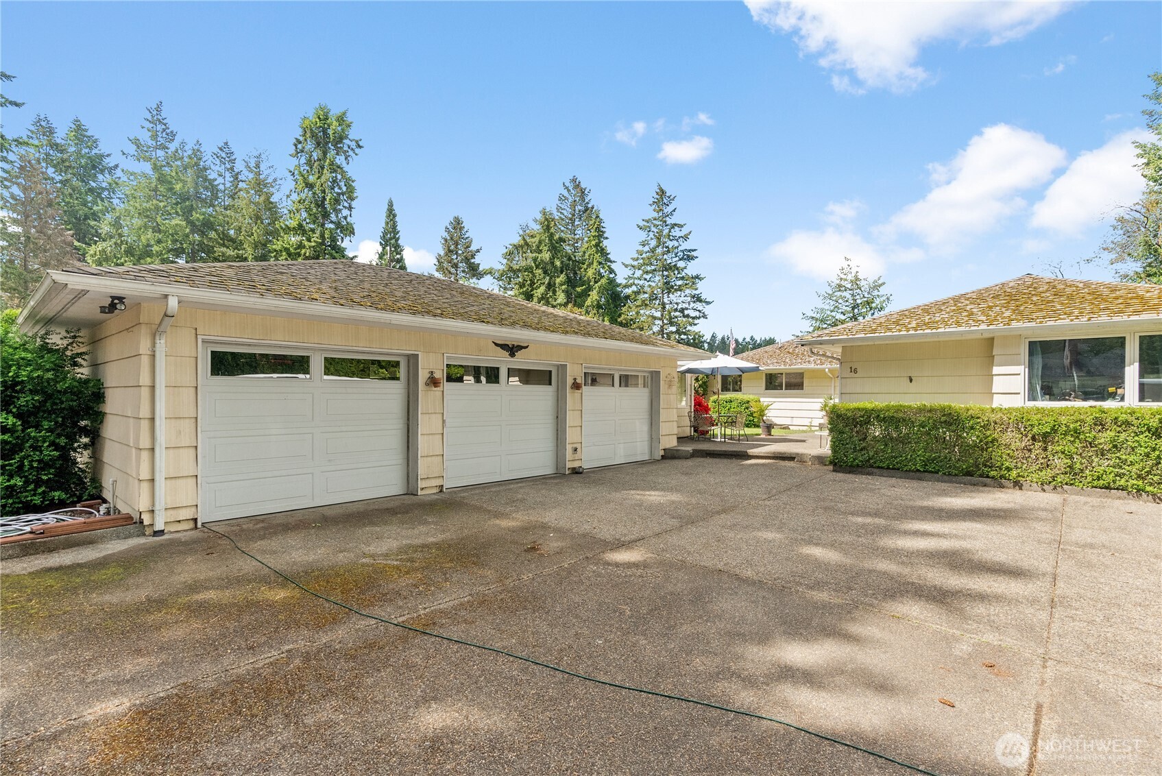 16 Loch Lane SW