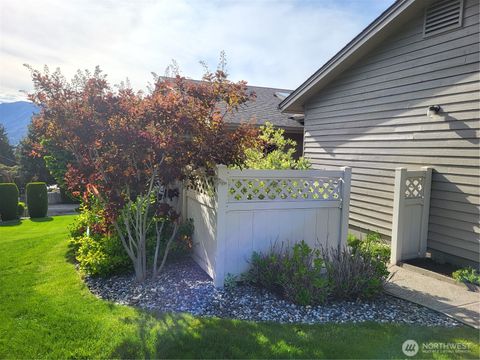 Photo of 351 19th Street NE #26, East Wenatchee, WA 98802 (MLS # 2438957)
