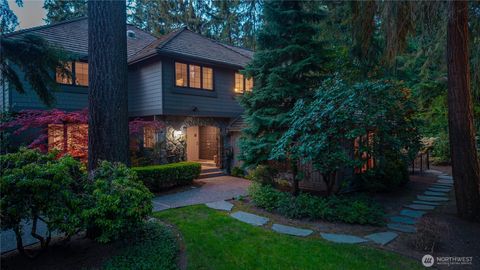 Photo of 11726 NE 41st Street, Kirkland, WA 98033 (MLS # 2519766)