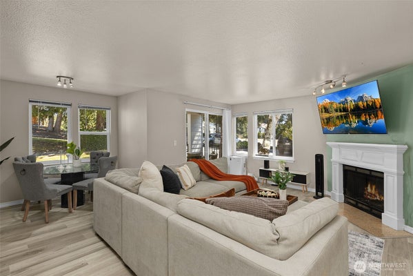 20318 BOTHELL EVERETT HWY APT A101, BOTHELL, WA 98012 - Image 0affb2a50141f48779a5b4eafbe6eae2/1068668035