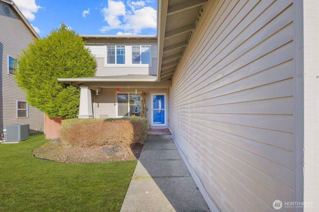 Photo of 2918 SE 3rd Street, Renton, WA 98056 (MLS # 2456926)