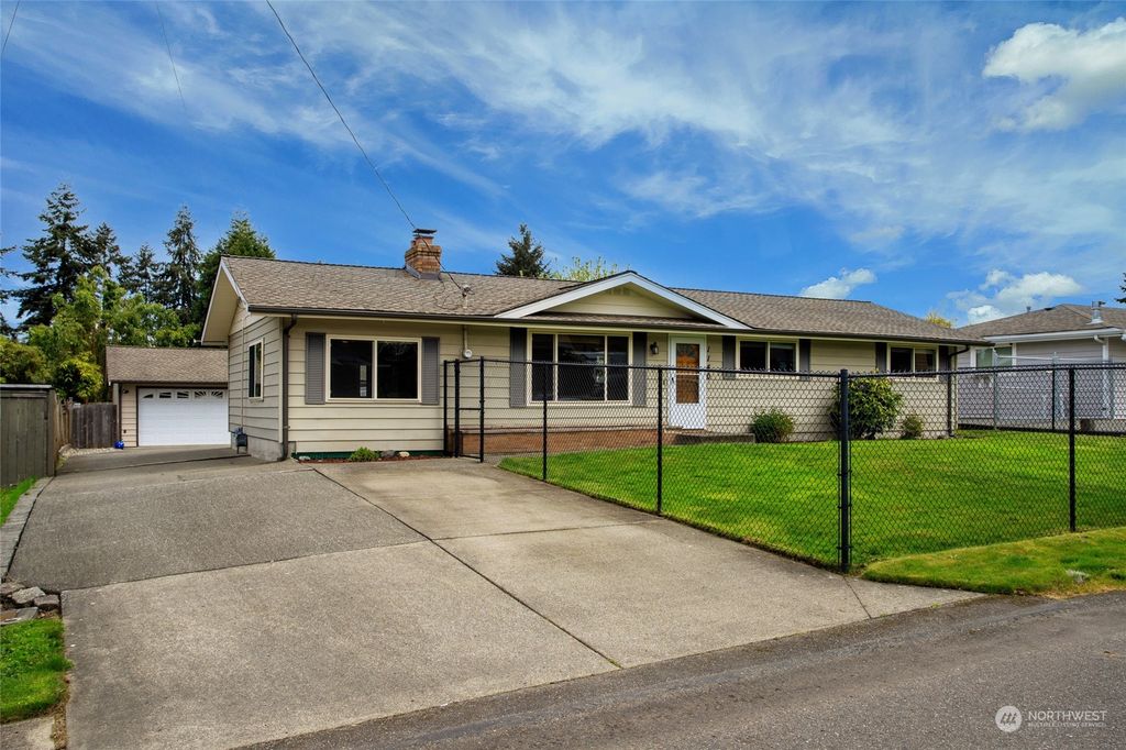 Photo of 1140 S 313th Street, Federal Way, WA 98003 (MLS # 2065890)