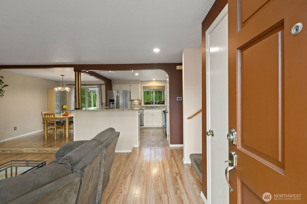 Photo of 904 SW 214th Place, Lynnwood, WA 98036 (MLS # 2520128)