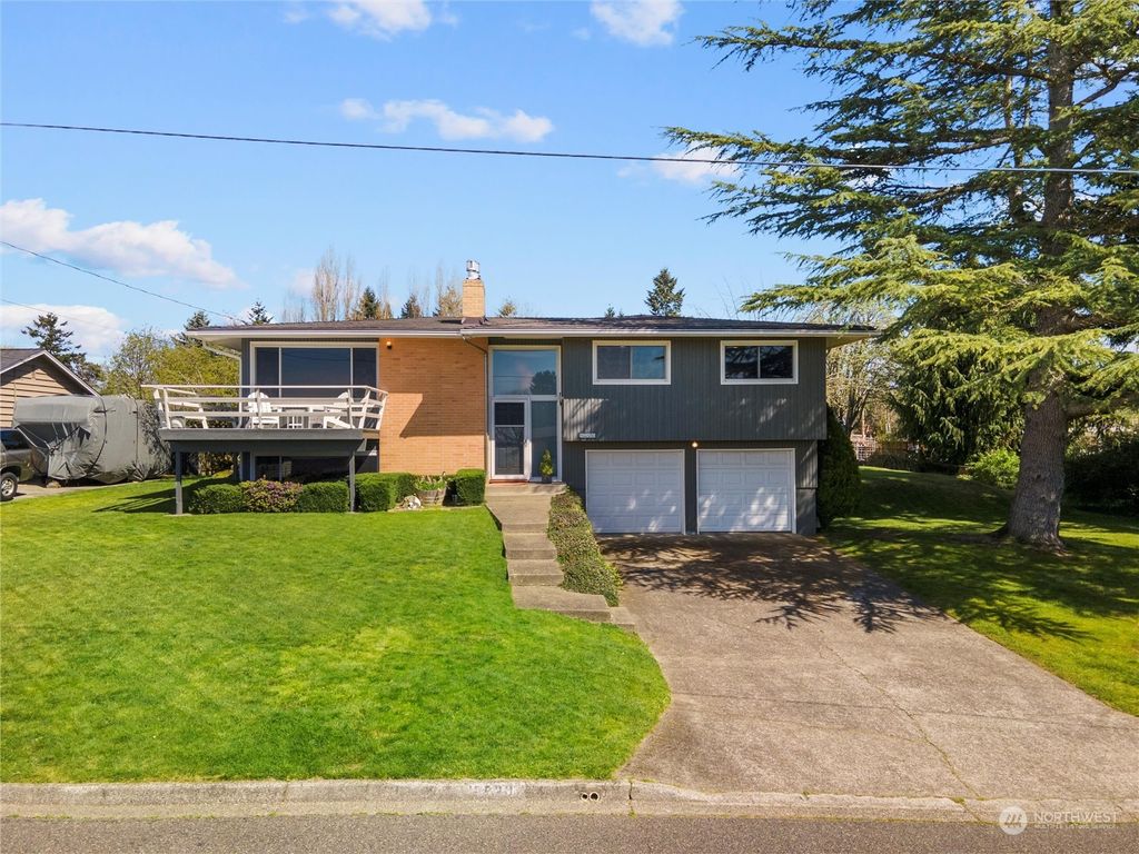 Photo of 22930 18th Avenue S, Des Moines, WA 98198 (MLS # 2218501)