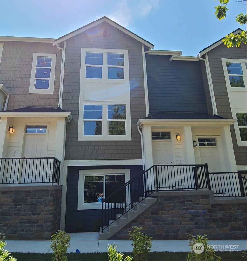 Photo of 12010 NE 194th Court #C, Bothell, WA 98011 (MLS # 2163928)