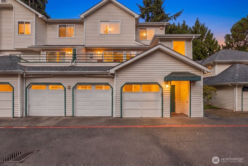 16219 Northup Way C-201