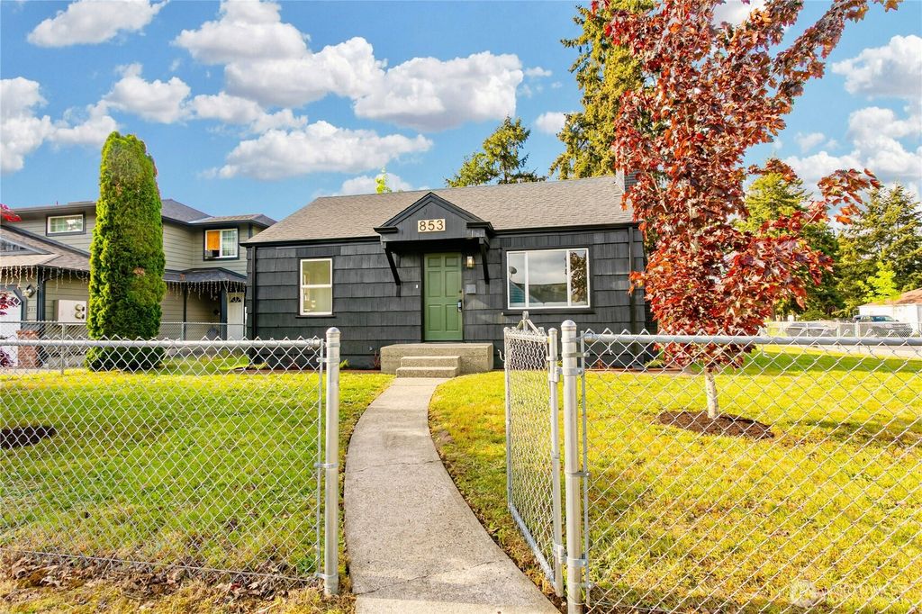 Photo of 853 117th Street S, Tacoma, WA 98444 (MLS # 2524954)