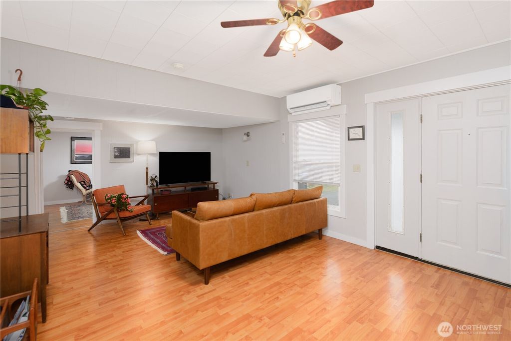 Photo of 1031 W Glenwood St St, Port Angeles, WA 98363 (MLS # 2493848)