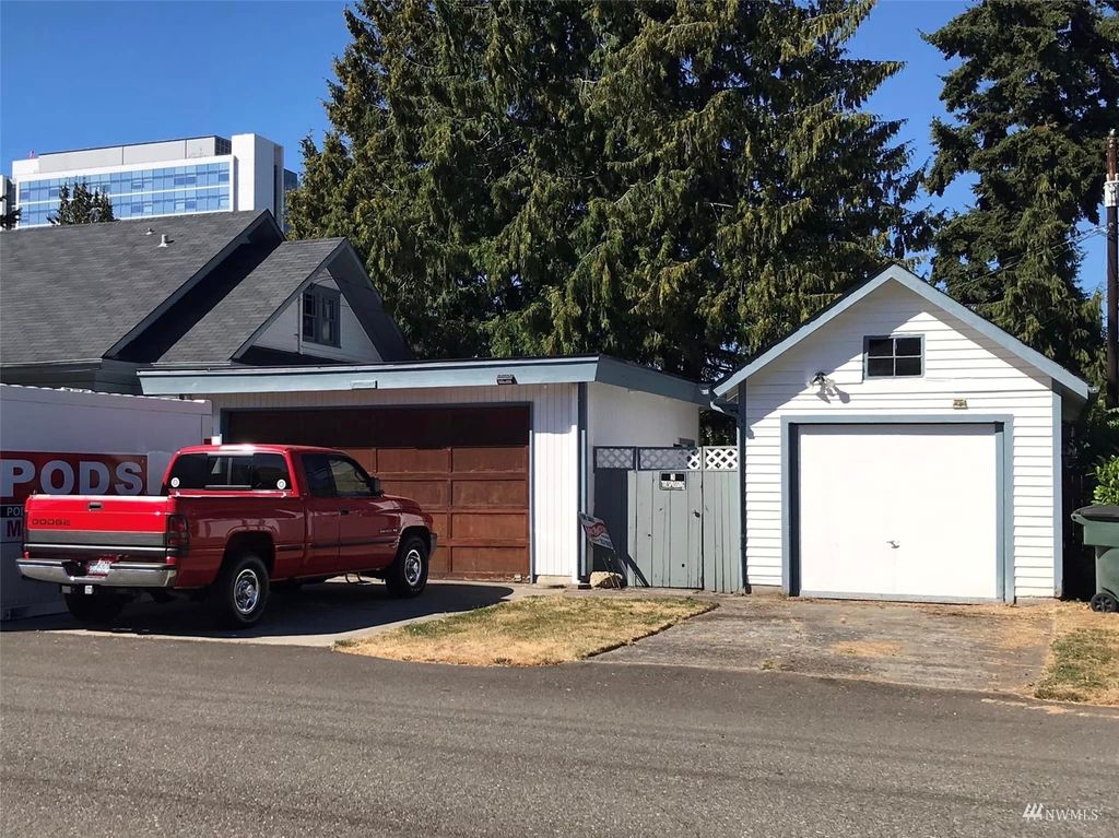 Photo of 1431 Oakes Ave, Everett, WA 98201 (MLS # 1989519)