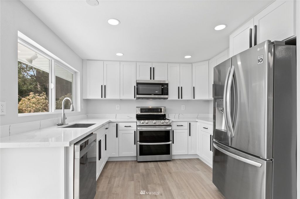Photo of 19291 Military Road S, SeaTac, WA 98188 (MLS # 1949427)