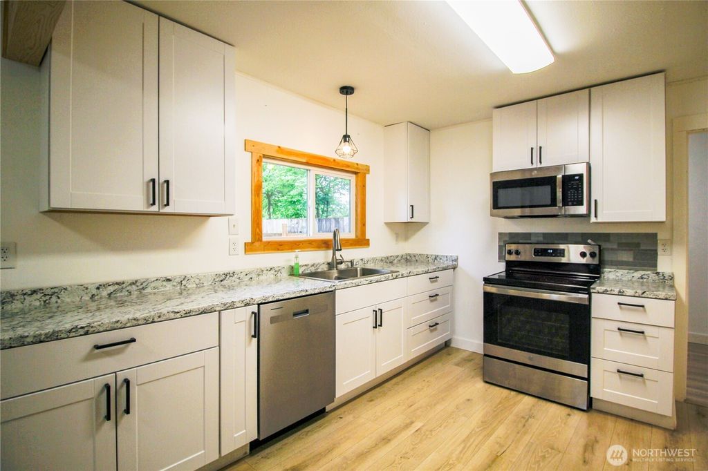 Photo of 10341 SW 184th Avenue, Rochester, WA 98579 (MLS # 2525020)