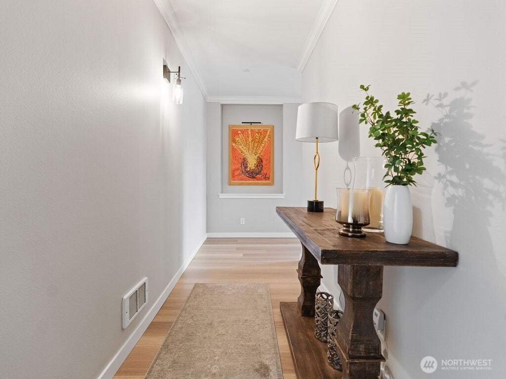 505 5th Avenue S 305