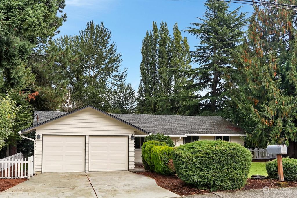 Photo of 19304 92nd Avenue NE, Bothell, WA 98011 (MLS # 2141324)