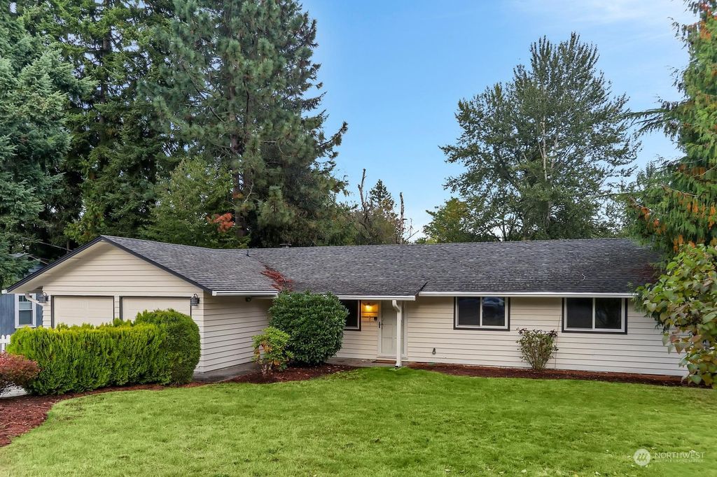 Photo of 19304 92nd Avenue NE, Bothell, WA 98011 (MLS # 2141324)