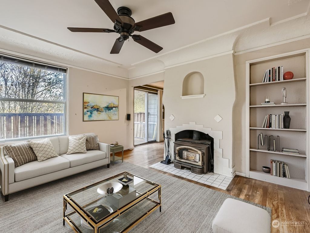 Photo of 10106 16th Avenue S, Seattle, WA 98168 (MLS # 2180058)