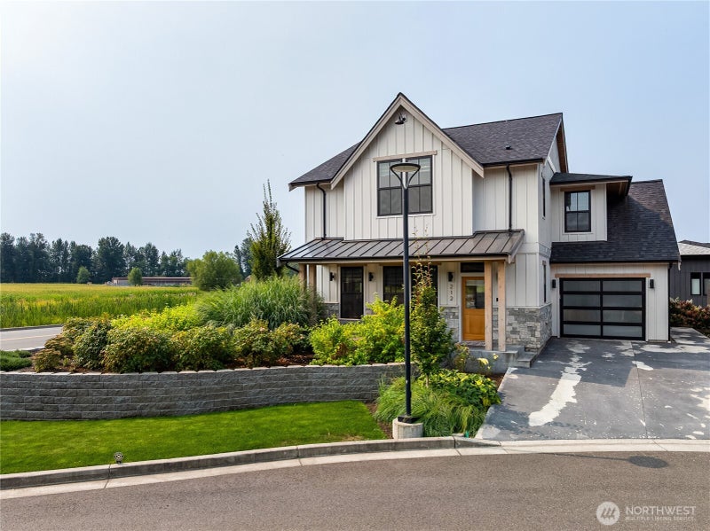 212 Riverwalk Drive