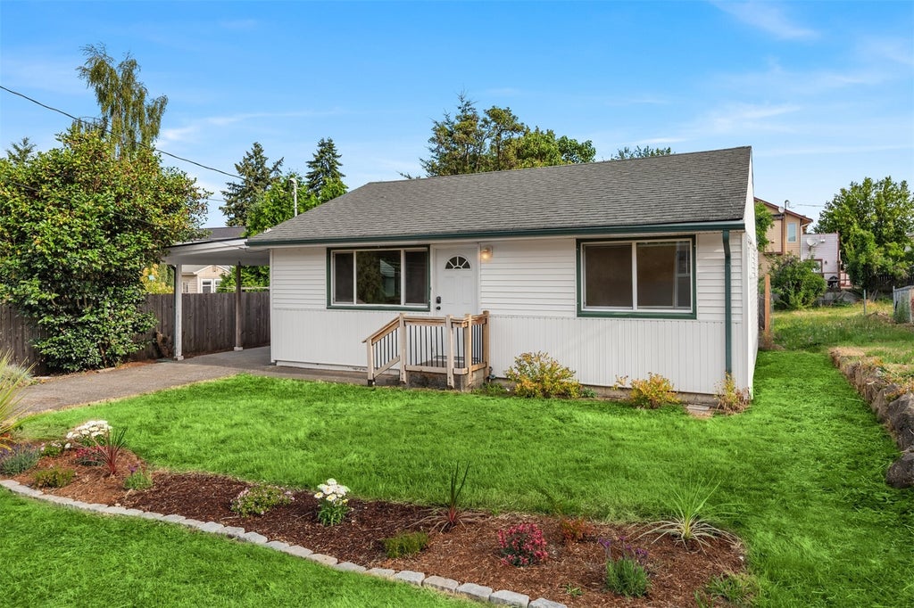 Photo of 3010 S Andover Street, Seattle, WA 98108 (MLS # 2598074)