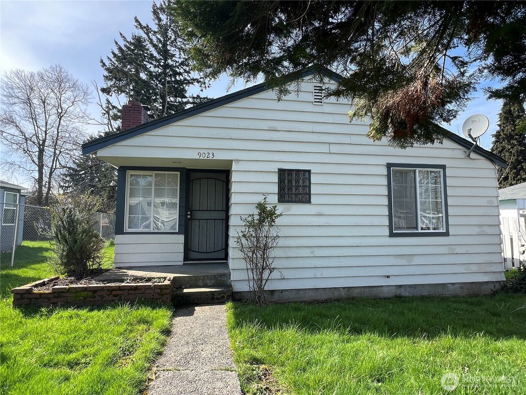 Photo of 9023 37th Avenue S, Seattle, WA 98118 (MLS # 2352656)