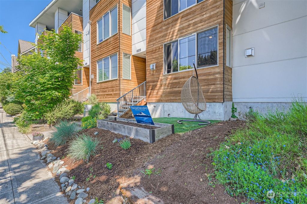 Photo of 4808 Linden Avenue N, Seattle, WA 98103 (MLS # 2074961)