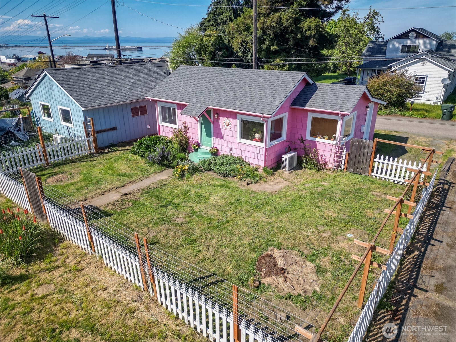 233 W Third Street