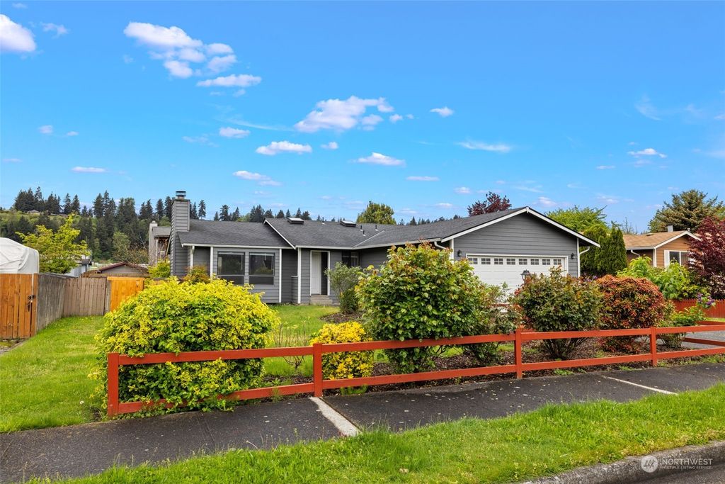 Photo of 624 Chicago Boulevard S, Pacific, WA 98047 (MLS # 2236862)