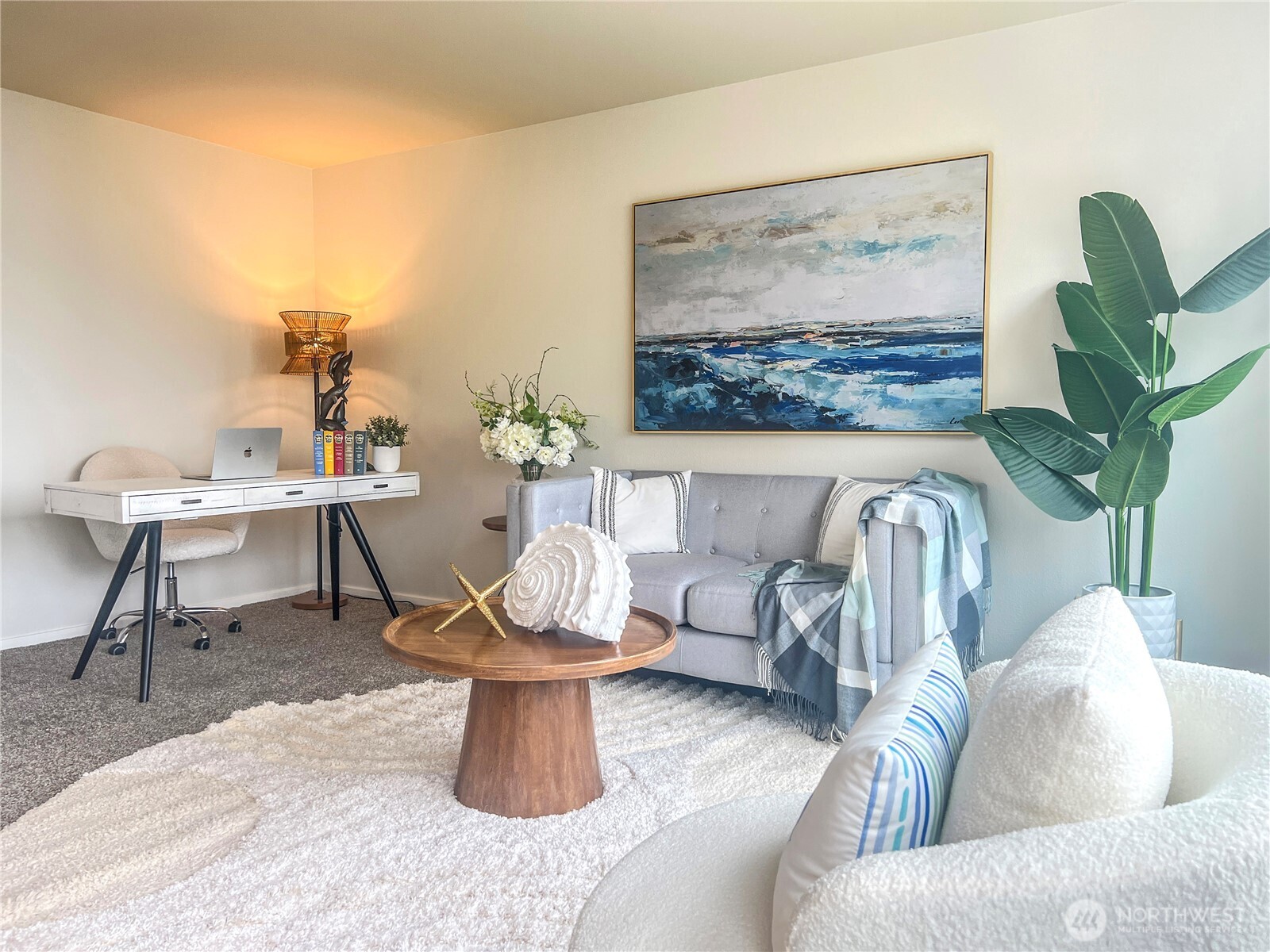 334 Lakeside Avenue S 404