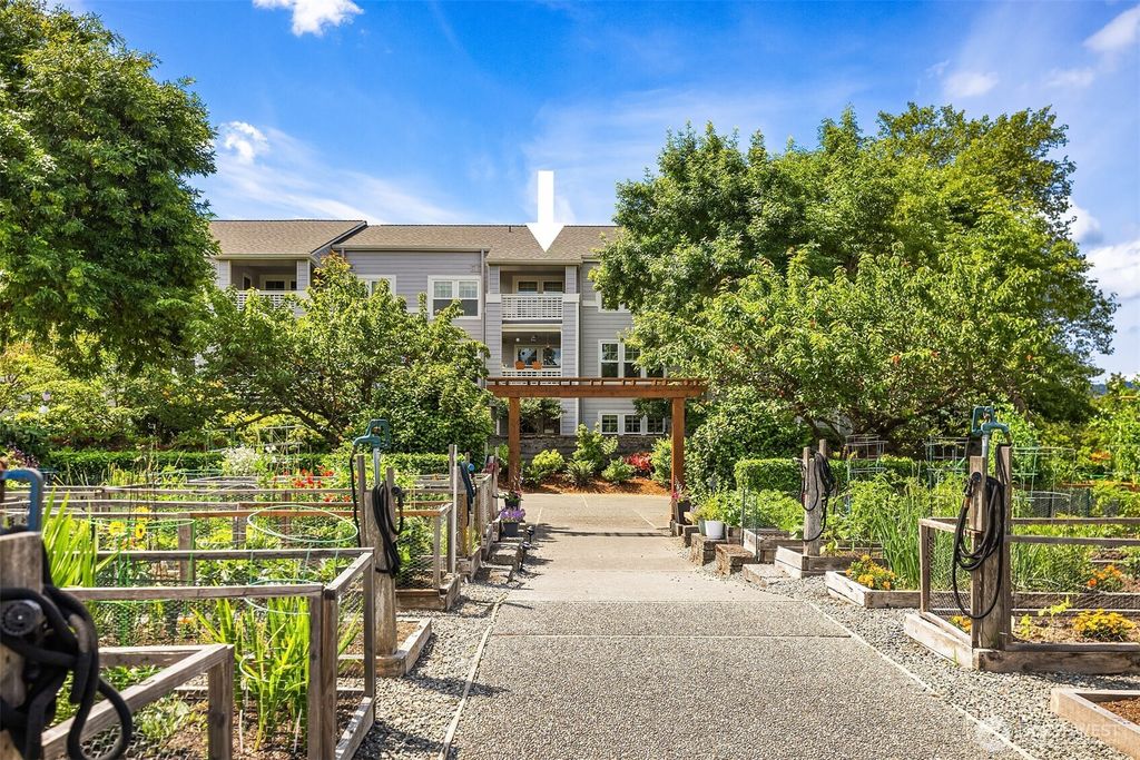 Photo of 3941 226 Place SE #313, Issaquah, WA 98029 (MLS # 2396574)
