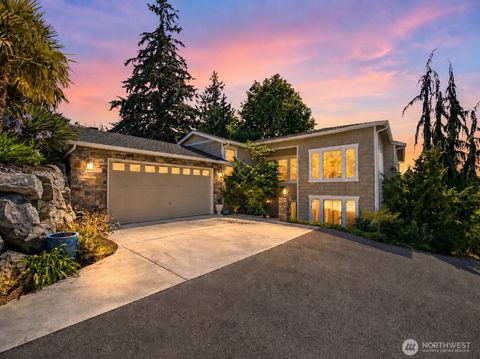 Photo of 5015 Sound Avenue, Everett, WA 98203 (MLS # 2525851)